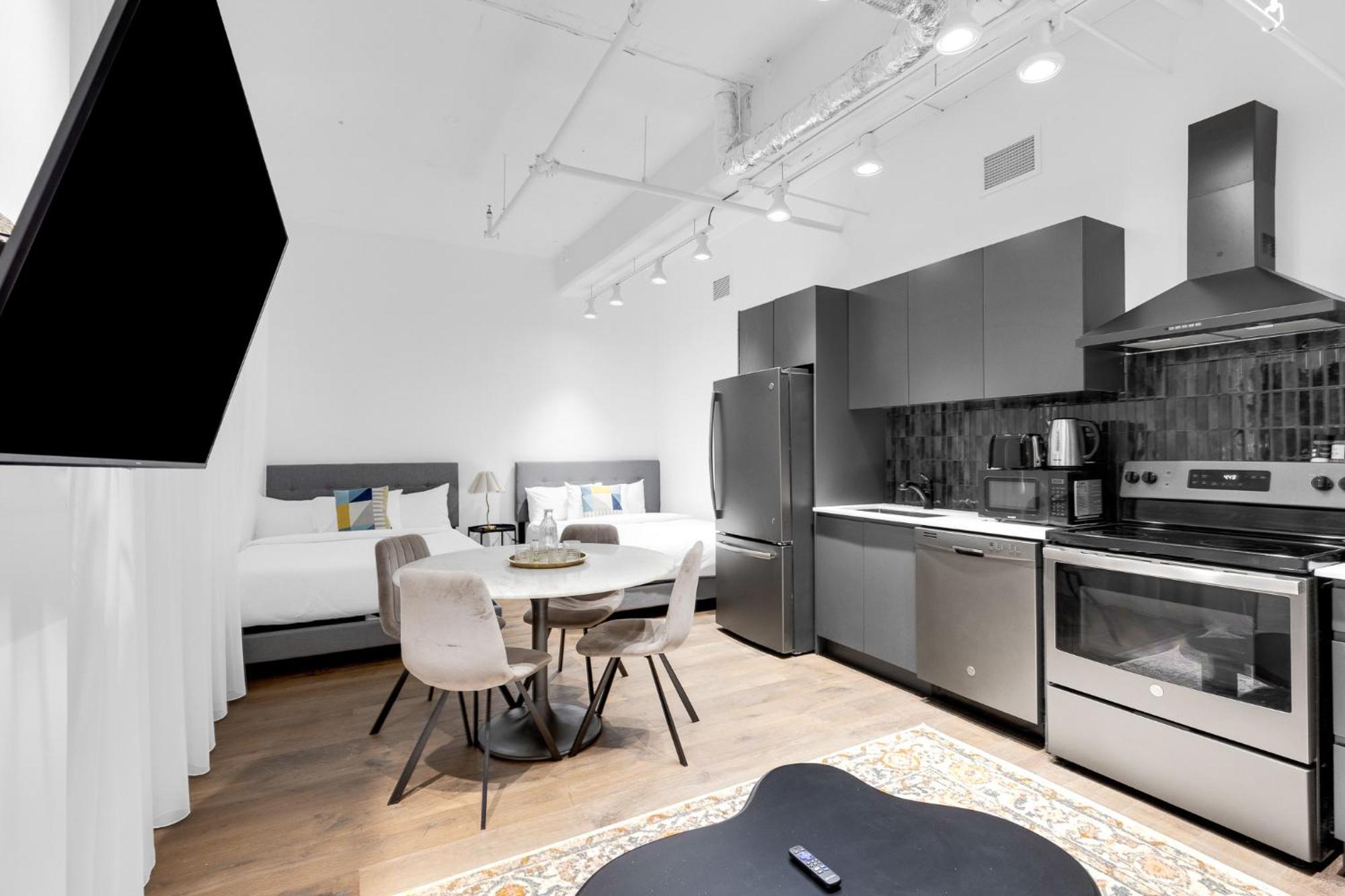 Bakan - Sainte Catherine Montréal Quarto foto